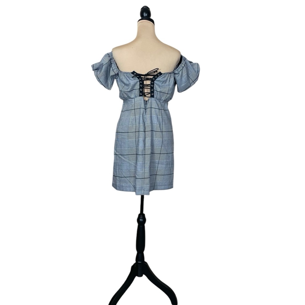 Honey Punch Off the Shoulders Houndstooth Mini Dress with Back Lace-Up NWT - Picture 4 of 11